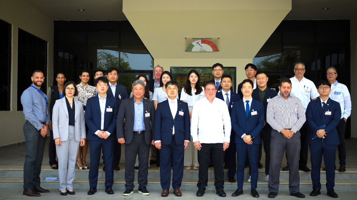 IDAC recibe visita delegación de Korea Exports Corporation; reitera interés en aeropuerto de Pedernales