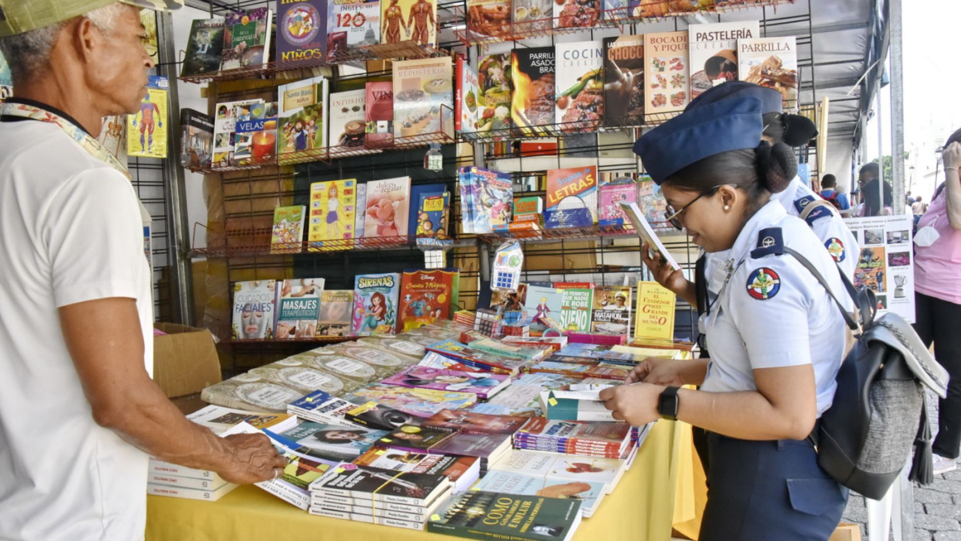 Un gran número de editoras y librerías locales y extranjeras estarán presentes en la Feria del Libro 2023