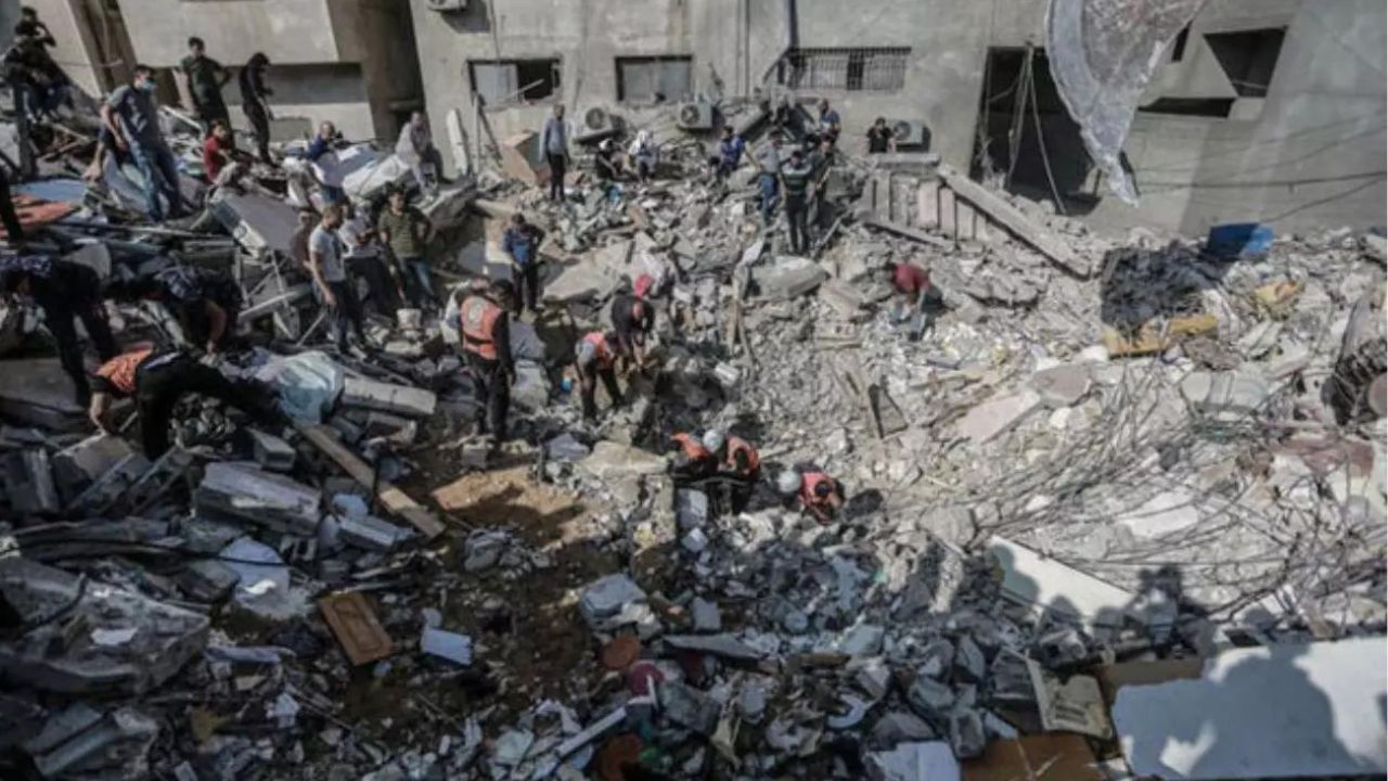 Sube a 830 el número de muertos por los bombardeos israelíes en Gaza